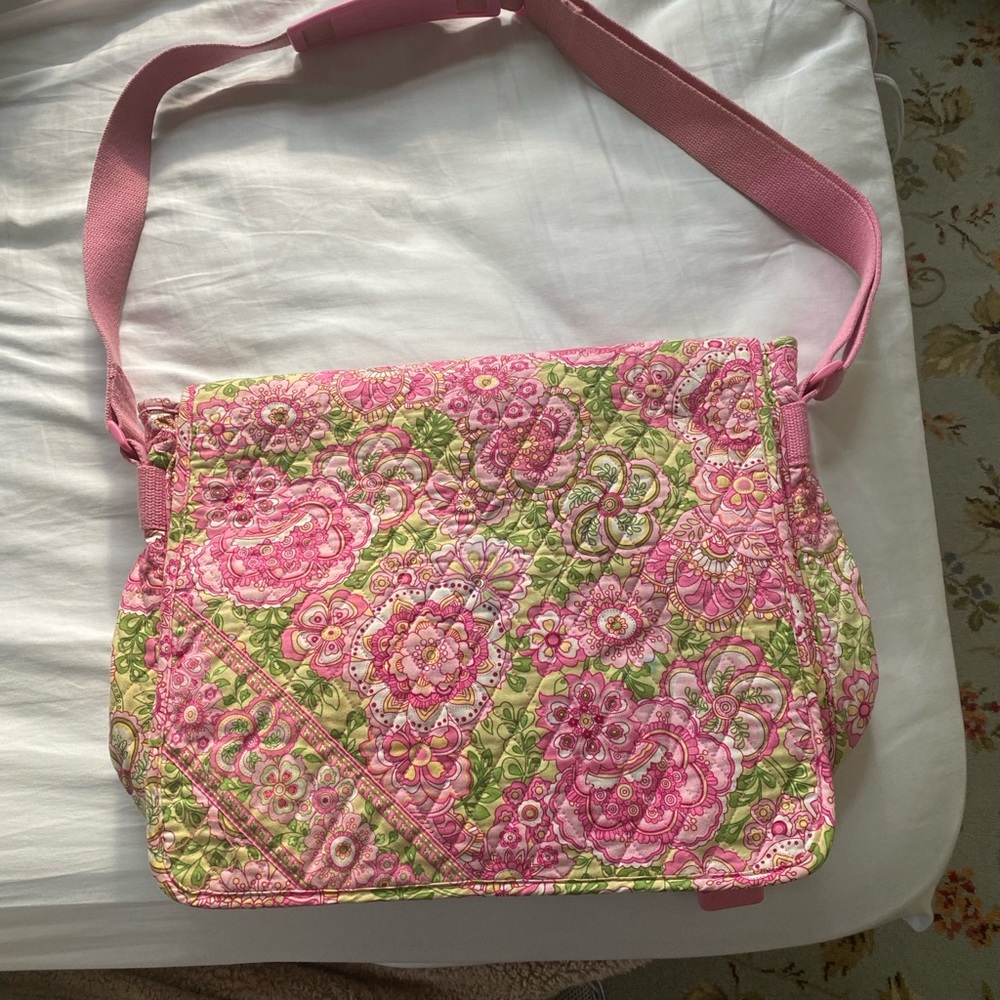 Vera Bradley Crossbody Messenger Bag. Pristine Condition. - Picture 4 of 5